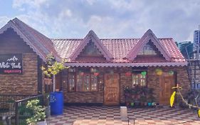 White Peak Homestay